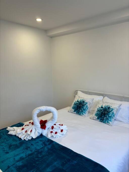 Cozy Spacious Work Friendly Lotus With Garden View High Speed Free Wi Fi And Parking Adjacent To Downtown Montréal Eksteriør billede